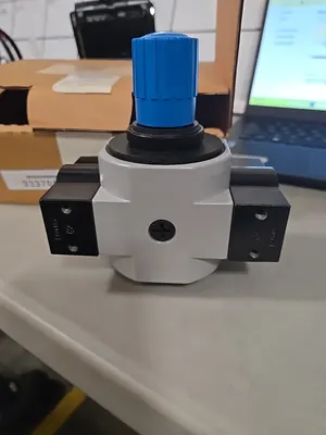 Festo LR-1-D-O-MAXI Pressure Regulator Valve, photo 3